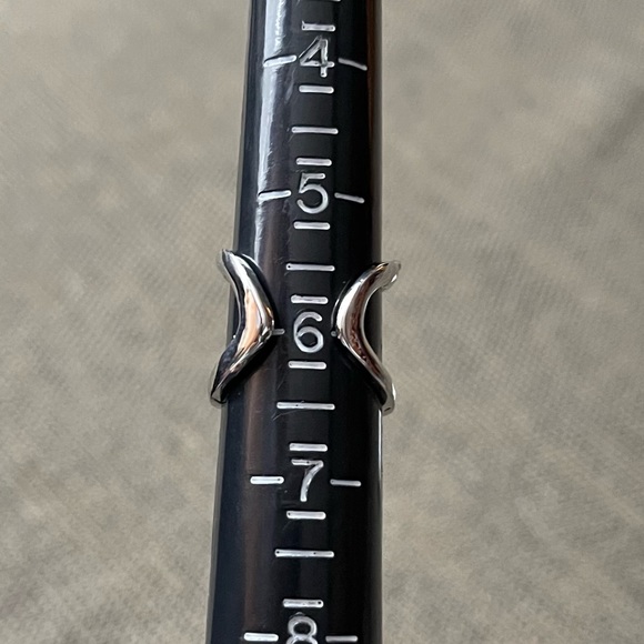 NWOT Unique Silver Pigeon & Peace Sign Bling Ring Size US 6 - Picture 5 of 8